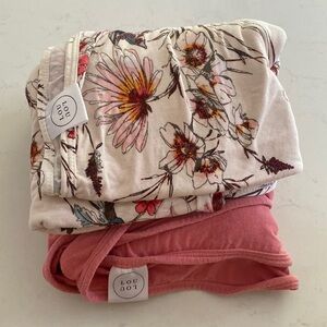 Lou Lou and co 2 swaddles Arden and coral/rose color